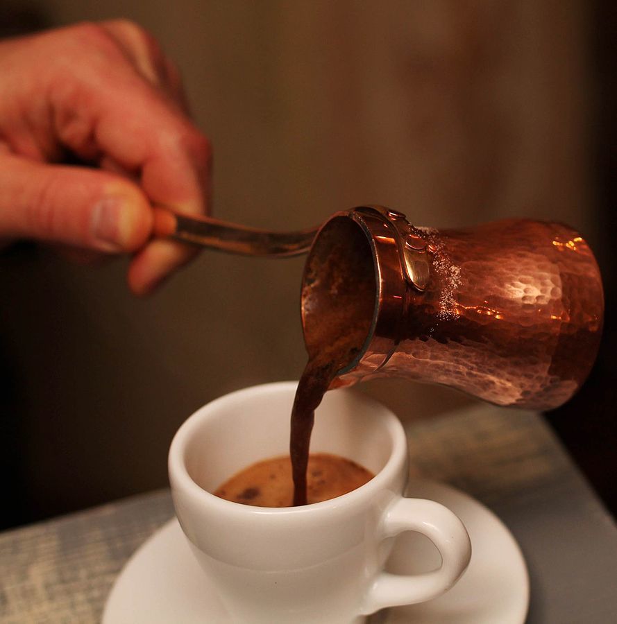 Förbered en utsökt kopp turkiskt kaffe!